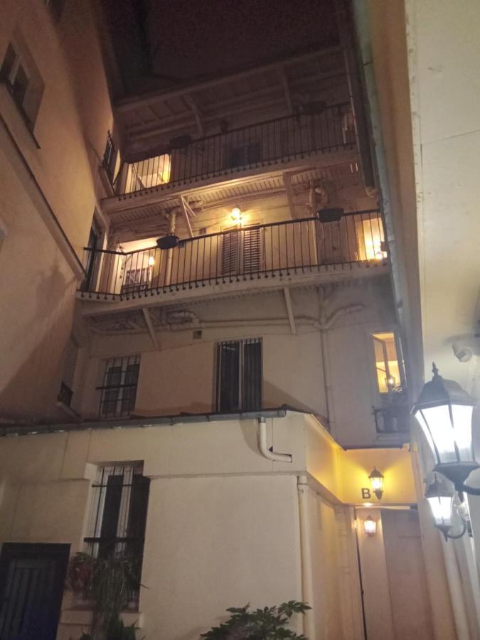 2 Pieces Paris 9 Eme Apartment Exterior photo